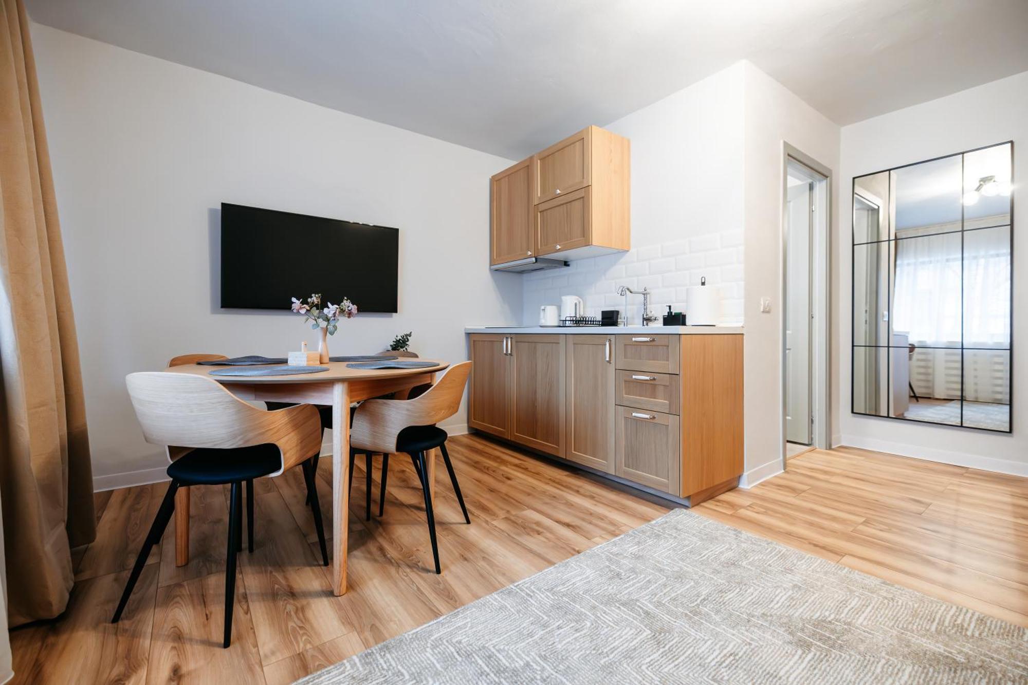 Forest Private With Balcony & Parking - Hublou 3 Apartament *