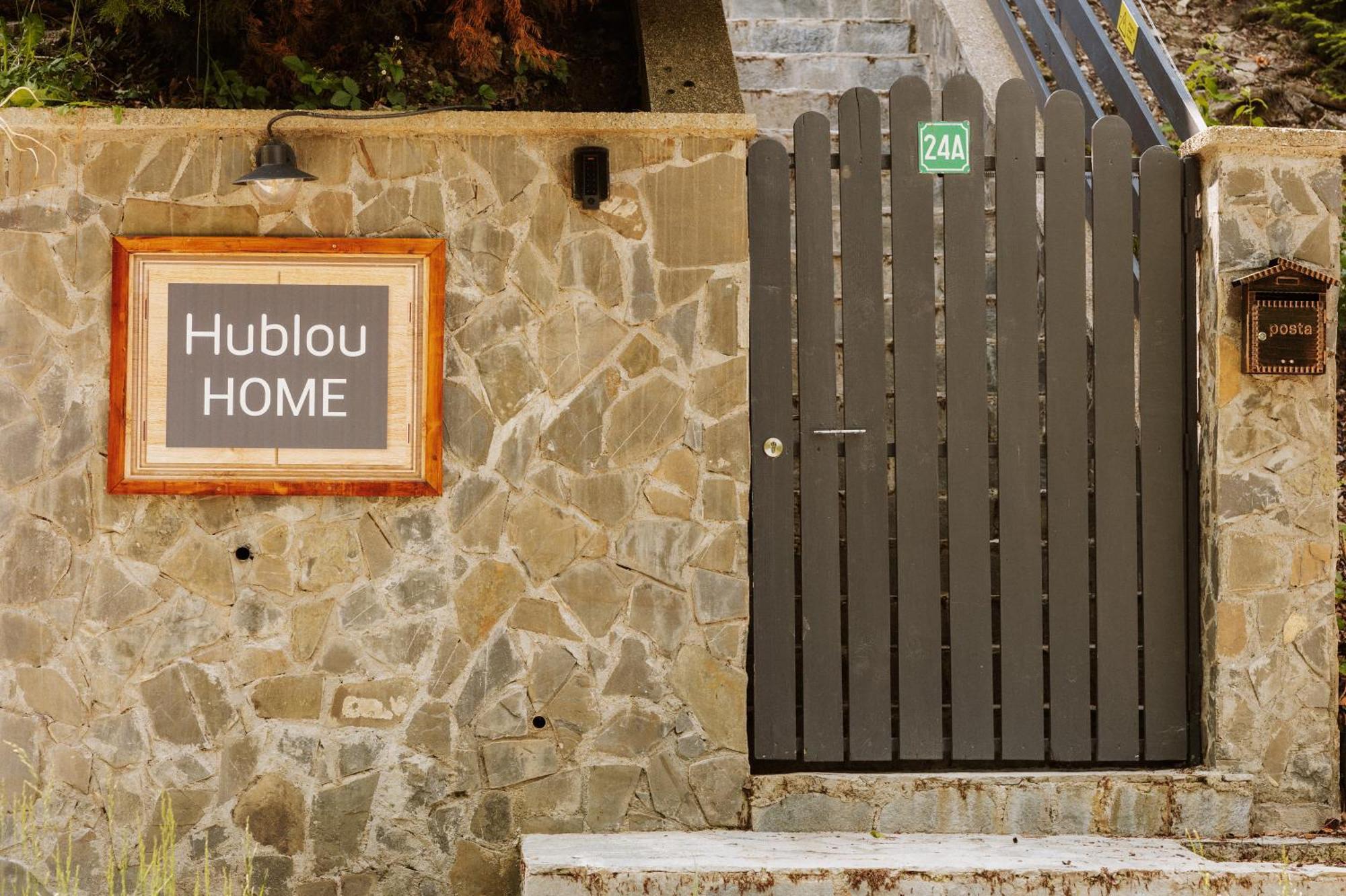 Forest Private With Balcony & Parking - Hublou 3 Apartament